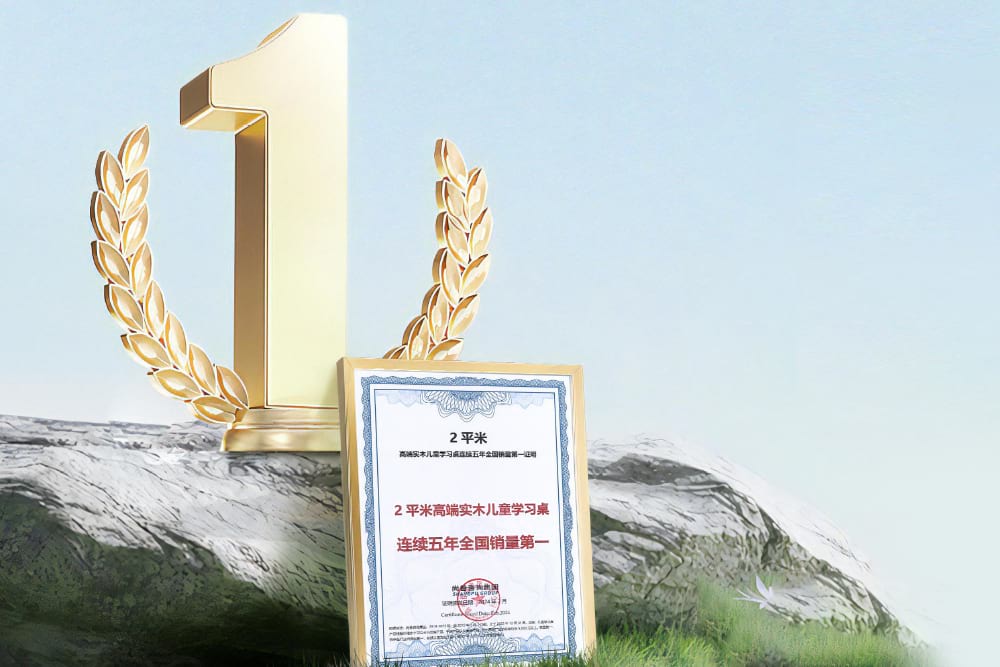 Как выбрать детский стол по возрасту